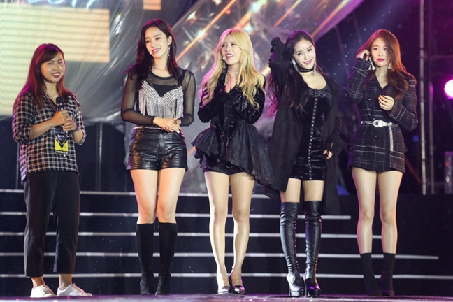 Những 'hạt sạn' trong live concert đầu tiên của T-ara tại Việt Nam Nhung 'hat san' trong live concert dau tien cua T-ara tai Viet Nam
