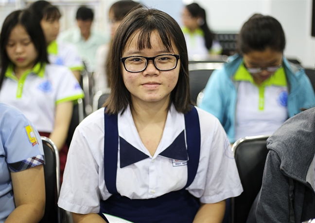 Báo Phụ Nữ trao 85 suất học bổng cho nữ sinh hiếu học vượt khó Bao Phu Nu trao 85 suat hoc bong cho nu sinh hieu hoc vuot kho