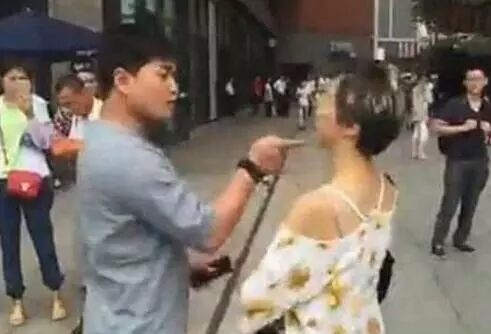 Hẹn hò qua mạng, chàng trai sốc khi thấy nhan sắc thật của 'bạn gái ảo' Hen ho qua mang, chang trai soc khi thay nhan sac that cua 'ban gai ao'