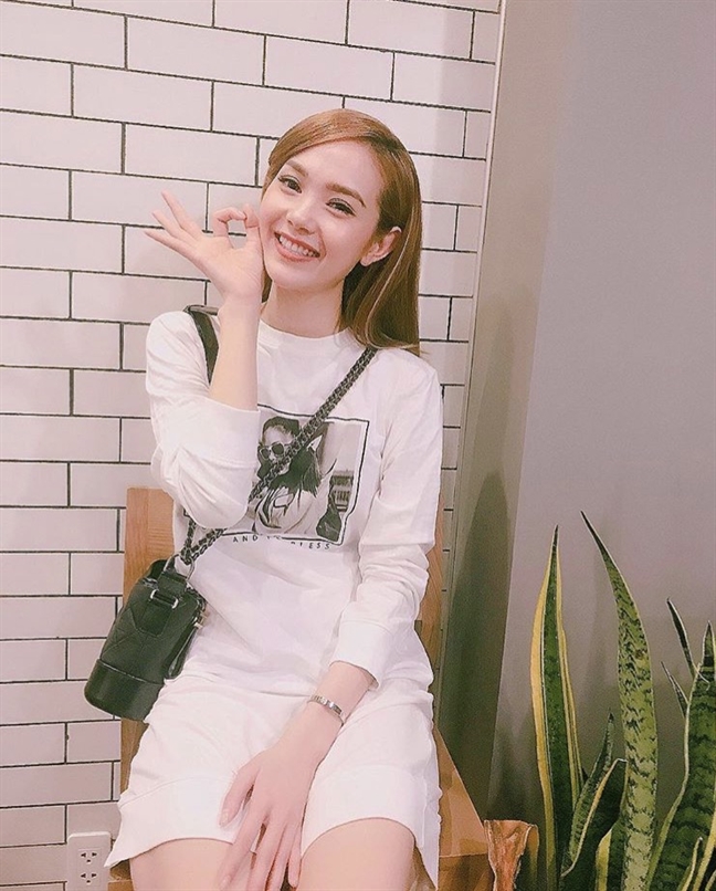 Sao Việt và sao châu Á đang phải lòng mẫu túi xách nào? Sao Viet va sao chau A dang phai long mau tui xach nao?