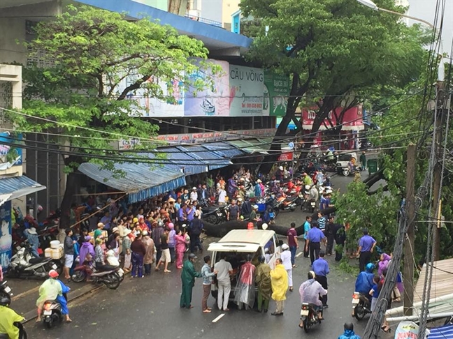 Chủ tịch UBND Đà Nẵng gửi thư cảm ơn toàn dân thành phố sau bão Chu tich UBND Da Nang gui thu cam on toan dan thanh pho sau bao