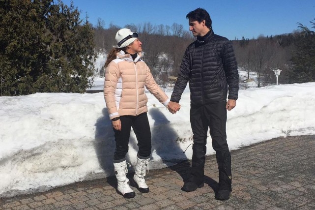 Thời trang đơn giản, đẹp 'ngất ngây' của vợ chồng Thủ tướng Canada Justin Trudeau Thoi trang don gian, dep 'ngat ngay' cua vo chong Thu tuong Canada Justin Trudeau