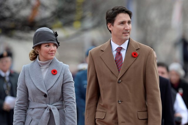 Thời trang đơn giản, đẹp 'ngất ngây' của vợ chồng Thủ tướng Canada Justin Trudeau Thoi trang don gian, dep 'ngat ngay' cua vo chong Thu tuong Canada Justin Trudeau