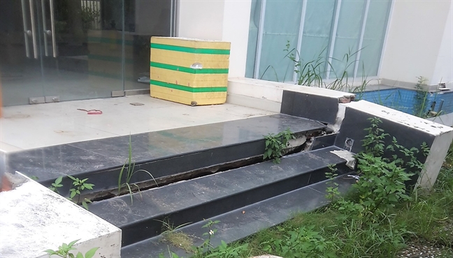 Hàng nghìn căn hộ tái định cư bên kia sông Sài Gòn xây xong, bỏ hoang Hang nghin can ho tai dinh cu ben kia song Sai Gon xay xong, bo hoang
