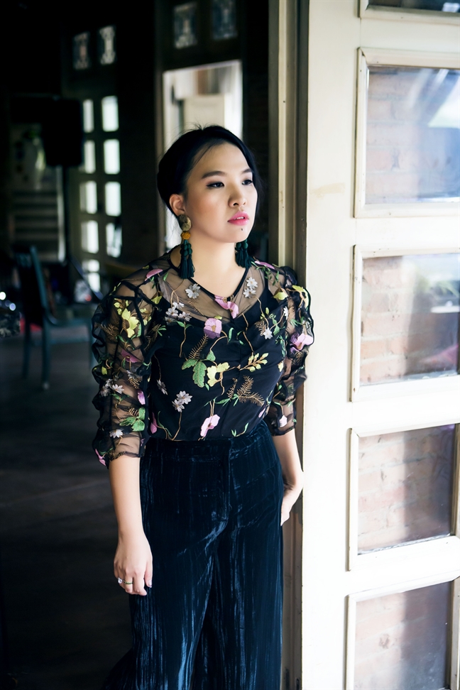 Huyền Mihoo: 'Danh hão chỉ cần có chiêu trò, còn danh tiếng thì phải dùng chiến lược' Huyen Mihoo: 'Danh hao chi can co chieu tro, con danh tieng thi phai dung chien luoc'