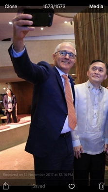Trợ lý Tổng thống Philippines nghiện ‘selfie’ cùng các chính khách thế giới Tro ly Tong thong Philippines nghien ‘selfie’ cung cac chinh khach the gioi