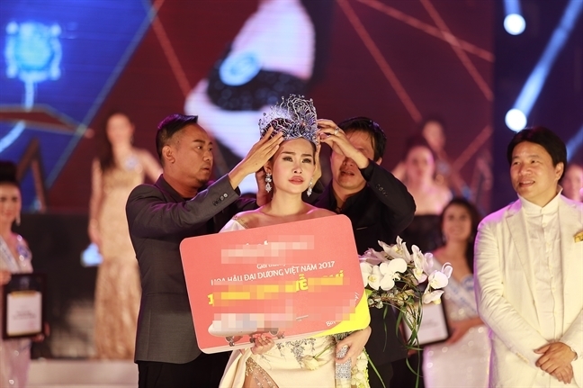 Tân Hoa hậu Đại dương Việt Nam 2017: ‘Nguyễn Thị Thành không tháo răng ra khi đi thi thì sao lại so sánh với tôi’ Tan Hoa hau Dai duong Viet Nam 2017: ‘Nguyen Thi Thanh khong thao rang ra khi di thi thi sao lai so sanh voi toi’