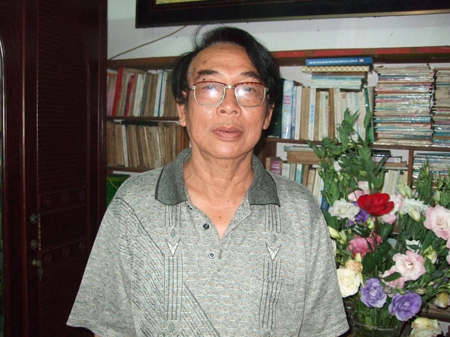 Nhà giáo ưu tú Trương Tham: Mong manh một thoáng hương quỳnh... Nha giao uu tu Truong Tham: Mong manh mot thoang huong quynh...