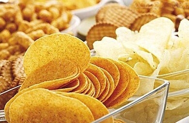 Em bé ăn được nửa gói bim bim thì sưng vều môi, chuyện thực hư thế nào? Em be an duoc nua goi bim bim thi sung veu moi, chuyen thuc hu the nao?