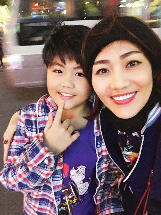 Ca sĩ Minh Thu: Nuôi con một mình là một trải nghiệm hạnh phúc Ca si Minh Thu: Nuoi con mot minh la mot trai nghiem hanh phuc