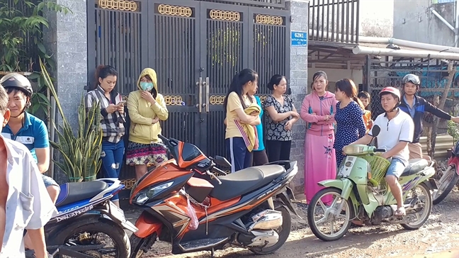 Phụ huynh 'quây' trường Mầm Xanh đòi làm cho ra lẽ vụ bạo hành trẻ em Phu huynh 'quay' truong Mam Xanh doi lam cho ra le vu bao hanh tre em
