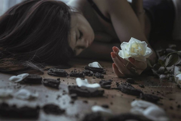 Đi thăm chồng bất ngờ và phát hiện ra sự thật đắng lòng khi nhìn thấy một vật đầy ám ảnh Di tham chong bat ngo va phat hien ra su that dang long khi nhin thay mot vat day am anh
