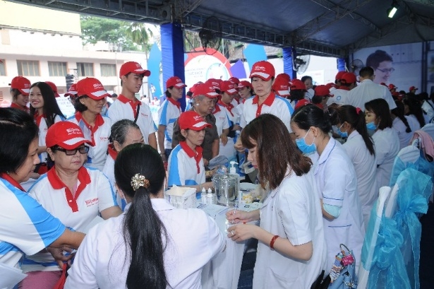 Gặp gỡ 2 'chiến binh' sống vui khỏe cùng bệnh đái tháo đường Gap go 2 'chien binh' song vui khoe cung benh dai thao duong