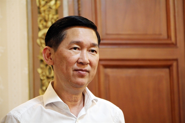 Phó chủ tịch UBND TP.HCM Trần Vĩnh Tuyến: 'Sẽ dùng máy bơm giải quyết ngập ở Nhà Bè' Pho chu tich UBND TP.HCM Tran Vinh Tuyen: 'Se dung may bom giai quyet ngap o Nha Be'