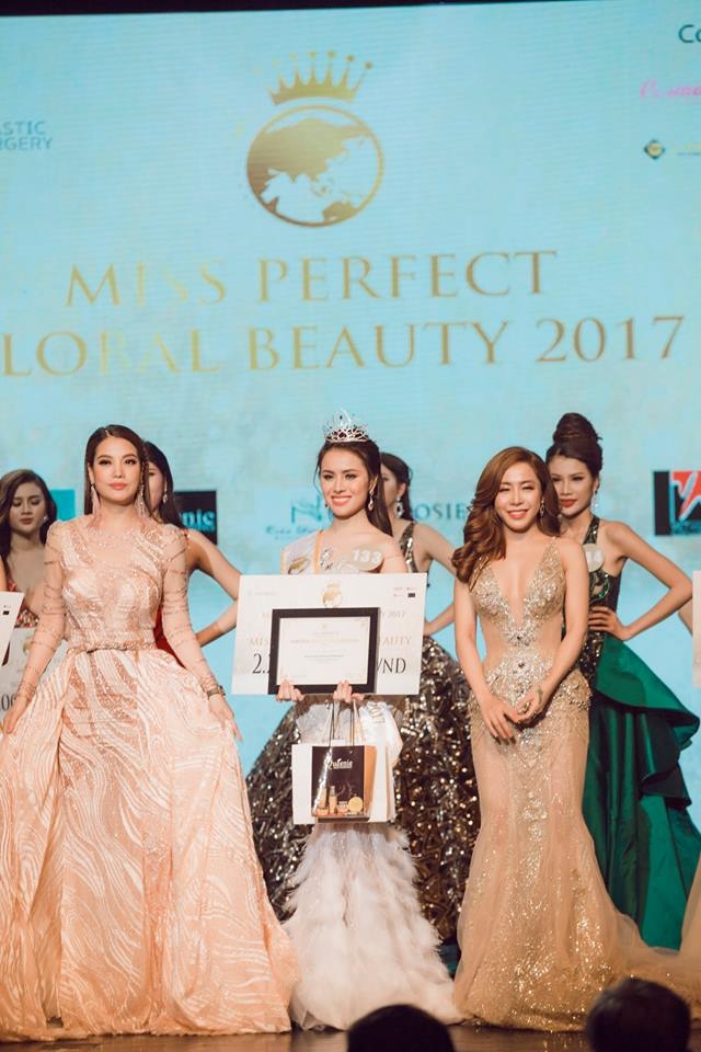 Bí đường trong nước, cuộc thi hoa hậu ‘kéo nhau’ ra nước ngoài Bi duong trong nuoc, cuoc thi hoa hau ‘keo nhau’ ra nuoc ngoai