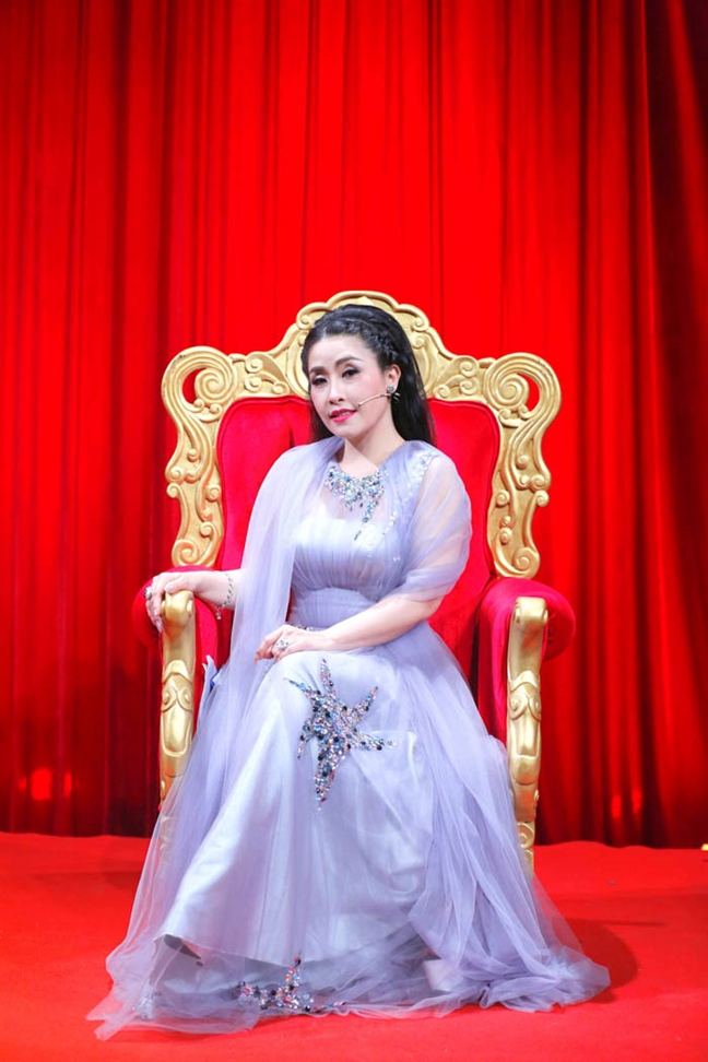 Nghệ sĩ Kiều Oanh: ‘Tôi uốn lưỡi đến tận 10 lần khi nhận xét thí sinh’ Nghe si Kieu Oanh: ‘Toi uon luoi den tan 10 lan khi nhan xet thi sinh’
