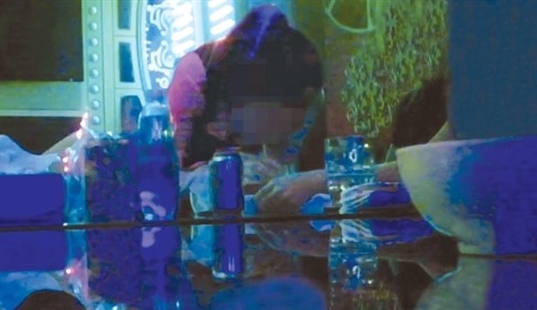 'Bay, lắc' trong quán karaoke trá hình 'Bay, lác' trong quán karaoke trá hình