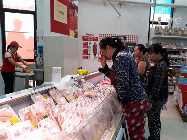 TP.HCM: Bão chưa vào, giá thực phẩm đã tăng 'phi mã' TP.HCM: Bao chua vao, gia thuc pham da tang 'phi ma'