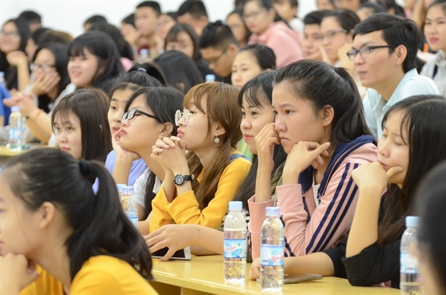 Khi những nữ sinh không thể đi hết con đường đã kỳ vọng Khi nhung nu sinh khong the di het con duong da ky vong