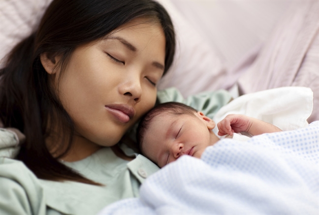 Thoát khỏi nhà chồng để giữ mạng sống cho con, dù bị tự kỷ con vẫn là báu vật của mẹ Thoat khoi nha chong de giu mang song cho con, du bi tu ky con van la bau vat cua me