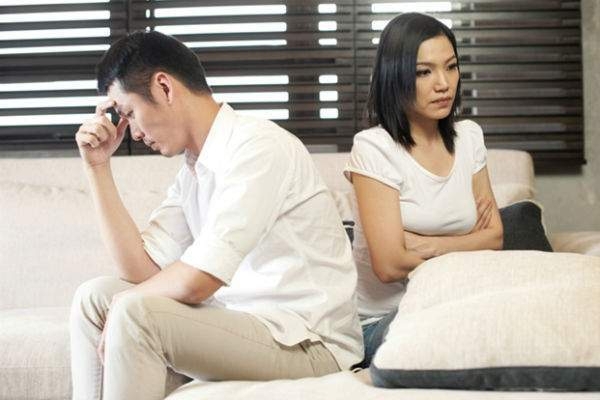 Chán chồng rồi, thôi ráng sống như trả nợ kiếp trước Chan chong roi, thoi rang song nhu tra no kiep truoc