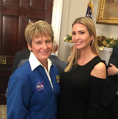 Ivanka Trump né luật để quảng bá thương hiệu thời trang riêng? Ivanka Trump ne luat de quang ba thuong hieu thoi trang rieng?