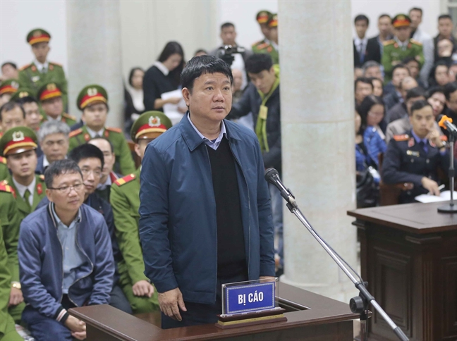 Bắt đầu phiên tòa xét xử ông Đinh La Thăng, Trịnh Xuân Thanh và 20 đồng phạm Bat dau phien tòa xét xủ ong Dinh La Thang, Trịnh Xuan Thanh và 20 dòng phạm