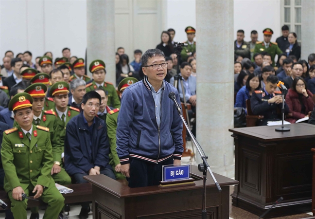 Bắt đầu phiên tòa xét xử ông Đinh La Thăng, Trịnh Xuân Thanh và 20 đồng phạm Bat dau phien tòa xét xủ ong Dinh La Thang, Trịnh Xuan Thanh và 20 dòng phạm