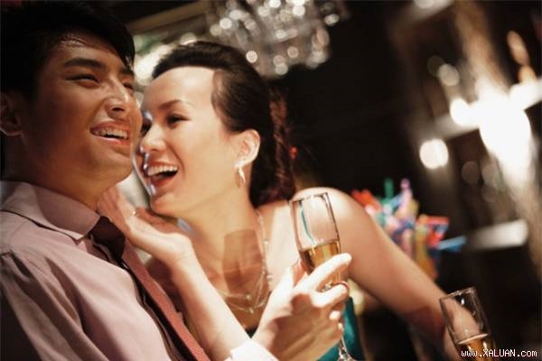 Đàn bà, đau quá thì sẽ buông Dan ba, dau qua thi se buong