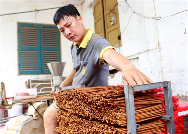 Cận cảnh làng nghề nhang lâu đời nhất ở Sài Gòn những ngày giáp tết Can canh lang nghe nhang lau doi nhat o Sai Gon nhung ngay giap tet