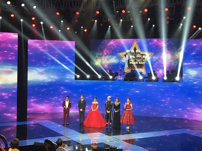 Giang Hồng Ngọc là quán quân 'Cặp đôi hoàn hảo - Trữ tình và Bolero 2017' Giang Hong Ngoc la quan quan 'Cap doi hoan hao - Tru tinh va Bolero 2017'