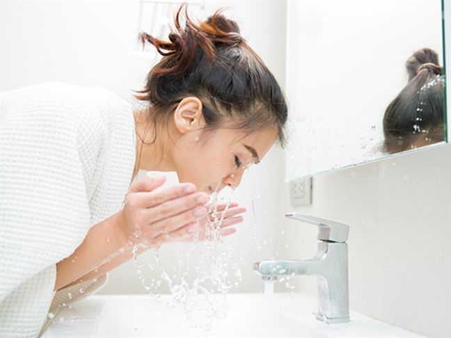 Thói quen không ngờ khi rửa mặt khiến làn da xuống cấp thảm hại Thoi quen khong ngo khi rua mat khien lan da xuong cap tham hai