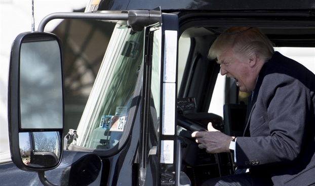 Một năm trên Twitter của Tổng thống Trump Mot nam tren Twitter cua Tong thong Trump