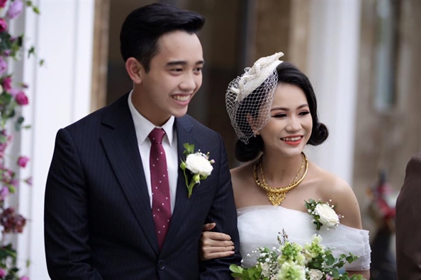 'Bóc phốt' chú rể đáng yêu nhất năm: Đêm tân hôn gọi điện cho bố vợ và… khóc 'Boc phot' chu re dang yeu nhat nam: Dem tan hon goi dien cho bo vo va… khoc