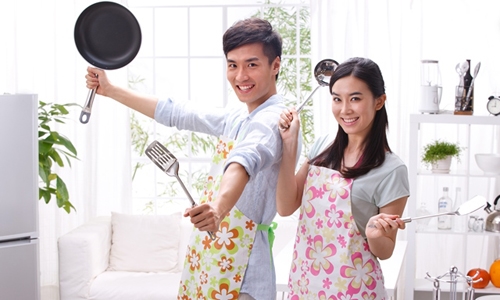 Đàn ông không lười việc nhà, mà do đàn bà không biết 'sai' chồng Dan ong khong luoi viec nha, ma do dan ba khong biet 'sai' chong