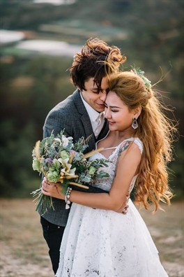 Bộ ảnh cưới ngọt ngào như 'rót' tình vào mỗi khoảnh khắc của cặp đôi lãng mạn kẻ Bắc người Nam Bo anh cuoi ngot ngao nhu 'rot' tinh vao moi khoanh khac cua cap doi lang man ke Bac nguoi Nam
