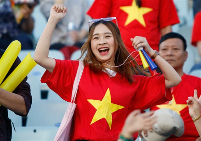 Cách 'lên đồ' thể thao rực rỡ cổ vũ U23 Việt Nam tại trận chung kết Cach 'len do' the thao ruc ro co vu U23 Viet Nam tai tran chung ket