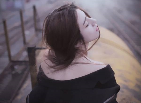 Đàn bà, phải tự đứng dậy từ nỗi đau Dan ba, phai tu dung day tu noi dau