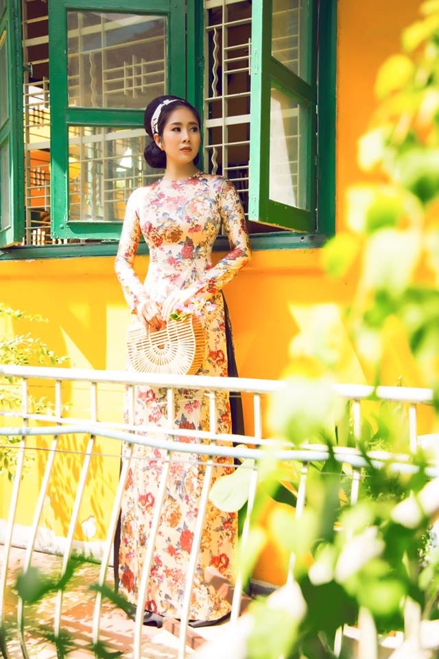 Mỹ nhân Việt tích cực lăng xê mẫu áo dài cách tân Tết 2018 My nhan Viet tich cuc lang xe mau ao dai cach tan Tet 2018