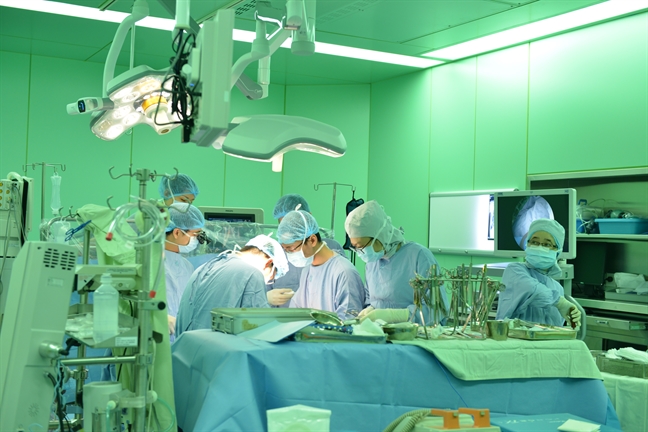 Người phụ nữ đầu tiên ở phía Nam được làm van tim nhân tạo Nguoi phu nu dau tien o phia Nam duoc lam van tim nhan tao