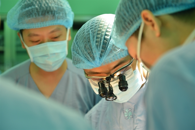 Người phụ nữ đầu tiên ở phía Nam được làm van tim nhân tạo Nguoi phu nu dau tien o phia Nam duoc lam van tim nhan tao