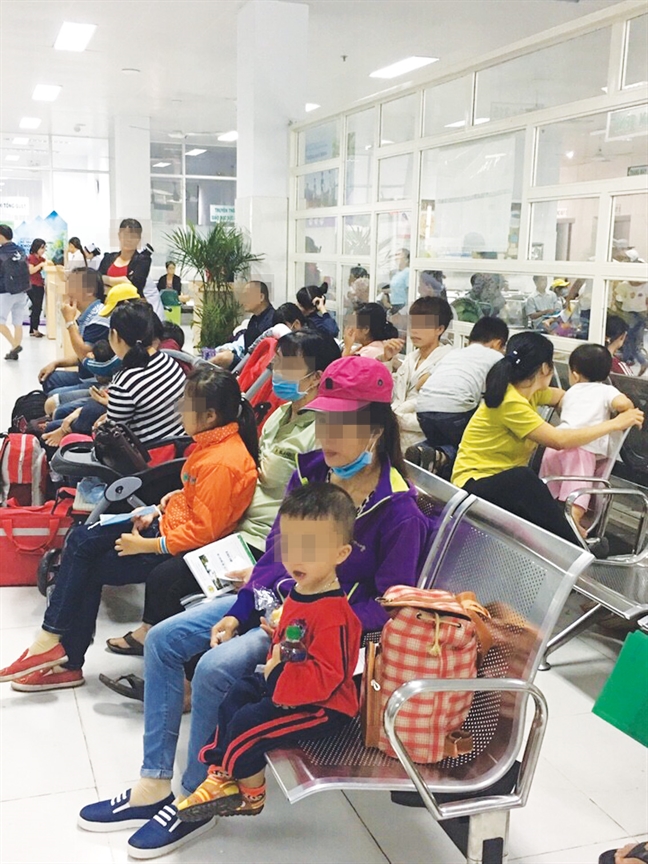 Trời lạnh, trẻ bệnh hàng loạt Troi lanh, tre benh hang loat