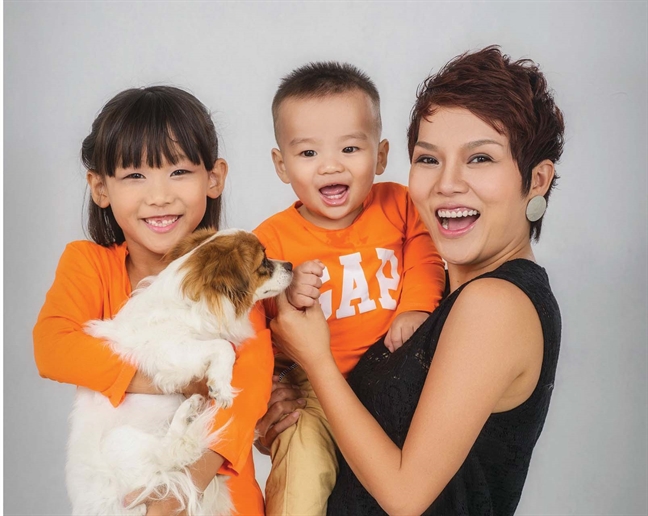 Thái Thùy Linh: Dù học hỏi không ngừng, vẫn chưa giỏi dạy con em, con anh, con chúng ta Thai Thuy Linh: Du hoc hoi khong ngung, van chua gioi day con em, con anh, con chung ta