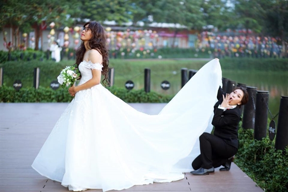 Bộ ảnh cưới cô dâu, chú rể đổi vai 'lầy' đến mức khó tin khiến cư dân mạng dậy sóng Bo anh cuoi co dau, chu re doi vai 'lay' den muc kho tin khien cu dan mang day song