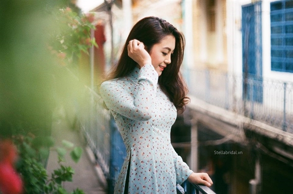 Các kiểu áo dài cách tân đón tết 2018 được lòng phái đẹp Cac kieu ao dai cach tan don tet 2018 duoc long phai dep