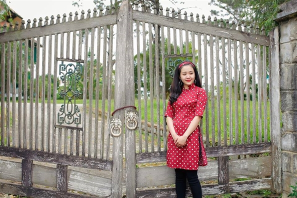Các kiểu áo dài cách tân đón tết 2018 được lòng phái đẹp Cac kieu ao dai cach tan don tet 2018 duoc long phai dep