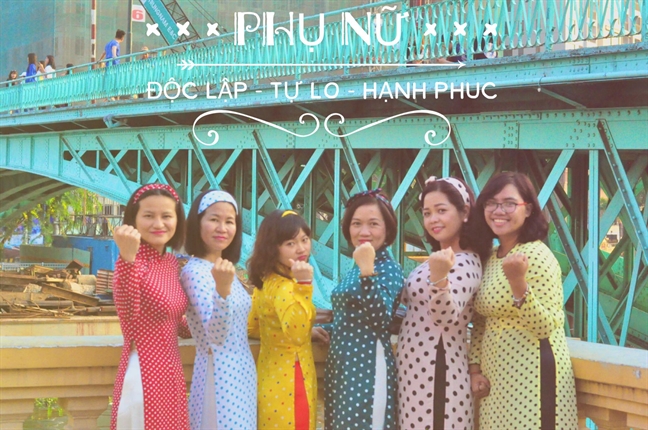 Các kiểu áo dài cách tân đón tết 2018 được lòng phái đẹp Cac kieu ao dai cach tan don tet 2018 duoc long phai dep