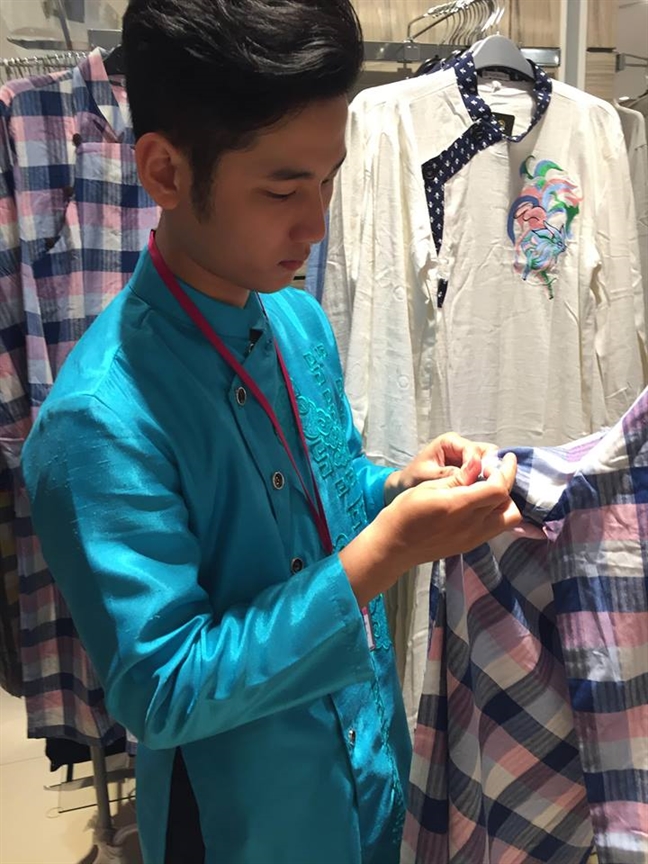Các kiểu áo dài cách tân đón tết 2018 được lòng phái đẹp Cac kieu ao dai cach tan don tet 2018 duoc long phai dep