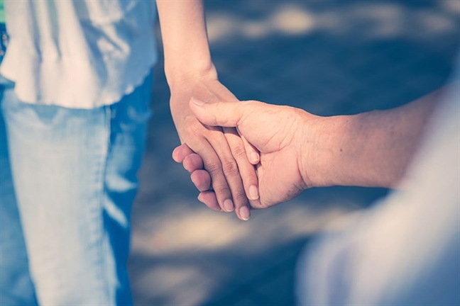 Từ em, tôi lại sinh ra Tu em, toi lai sinh ra