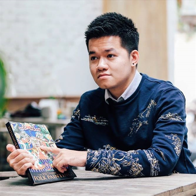 Bích hoạ phố Phùng Hưng có logo Chanel, Versace: Tác giả nói gì? Bich hoa pho Phung Hung co logo Chanel, Versace: Tac gia noi gi?